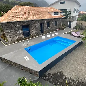 cottage-quinze-contemporary-designed-cottage-with-swimming-pool.madeira-islandshotels.com/